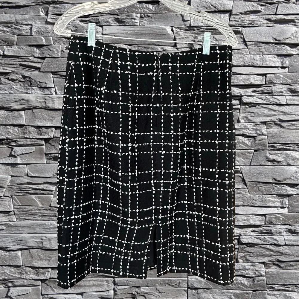 Nouveaux Pencil Lined Skirt Black & White Pattern Size 8